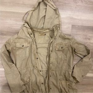 Aritzia Talula Trooper Jacket in Khaki, Size Large